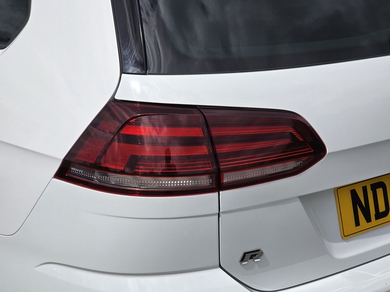 Volkswagen Golf TSI R - U91322