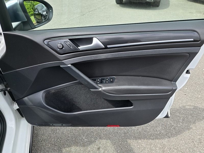 Volkswagen Golf TSI R - U91322