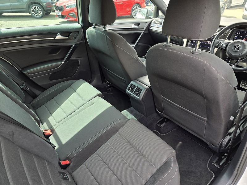 Volkswagen Golf TSI R - U91322