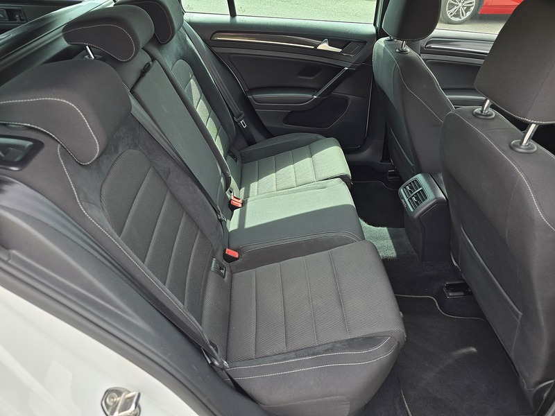 Volkswagen Golf TSI R - U91322