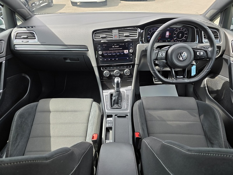 Volkswagen Golf TSI R - U91322