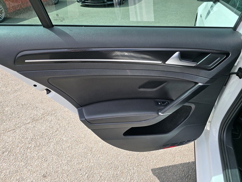 Volkswagen Golf TSI R - U91322