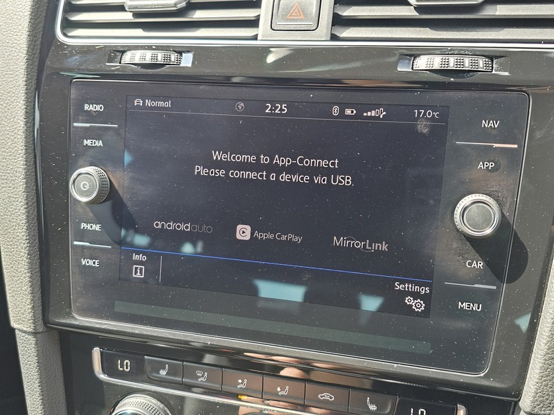 Volkswagen Golf TSI R - U91322