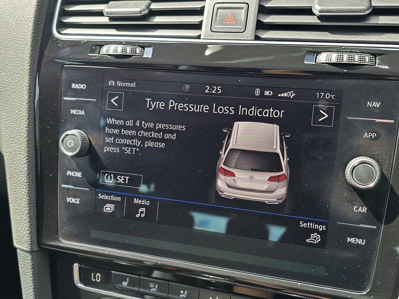 Volkswagen Golf TSI R - U91322