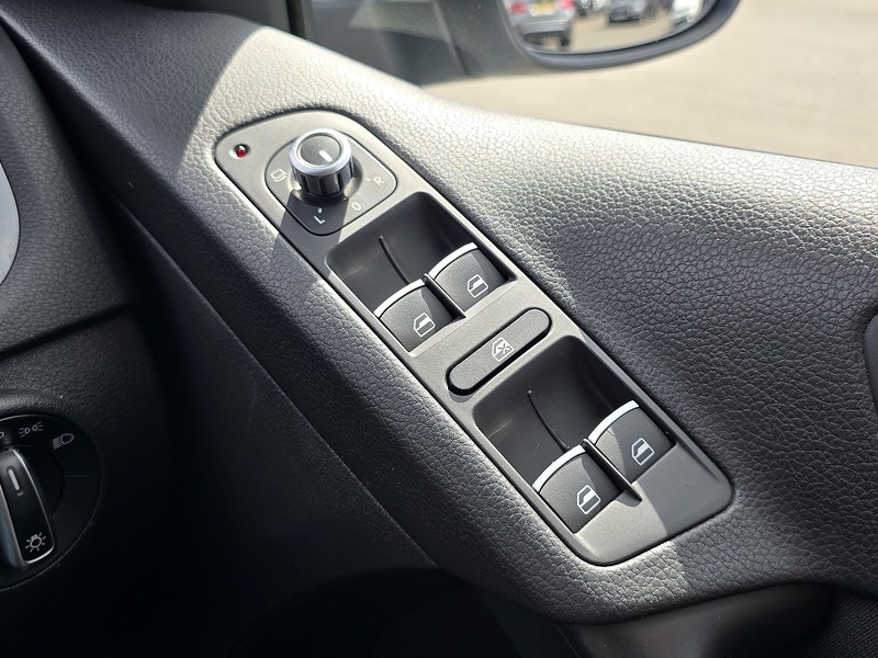 Volkswagen Tiguan TDI BlueMotion Tech R-Line - U91326