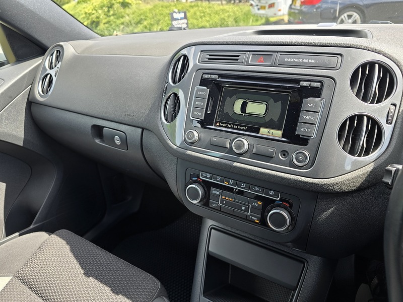 Volkswagen Tiguan TDI BlueMotion Tech R-Line - U91326