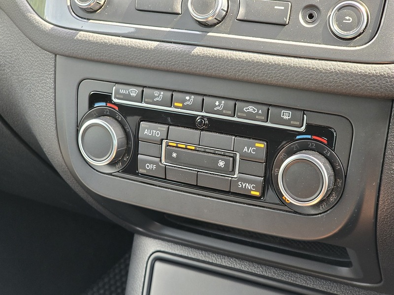 Volkswagen Tiguan TDI BlueMotion Tech R-Line - U91326