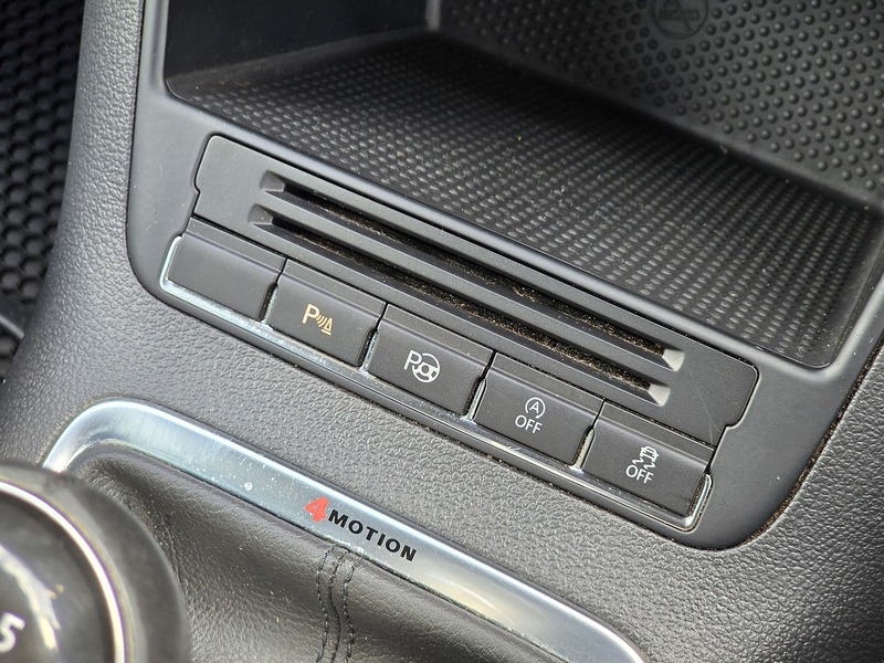 Volkswagen Tiguan TDI BlueMotion Tech R-Line - U91326