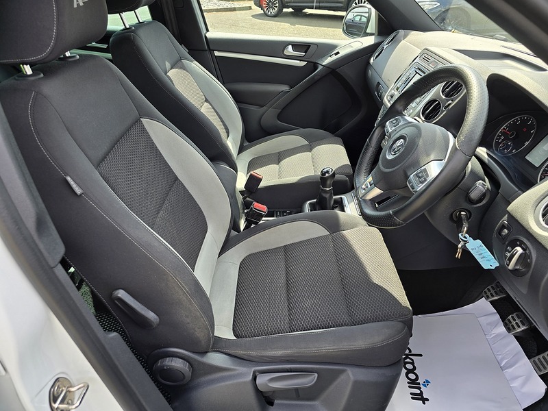 Volkswagen Tiguan TDI BlueMotion Tech R-Line - U91326