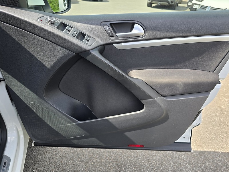 Volkswagen Tiguan TDI BlueMotion Tech R-Line - U91326