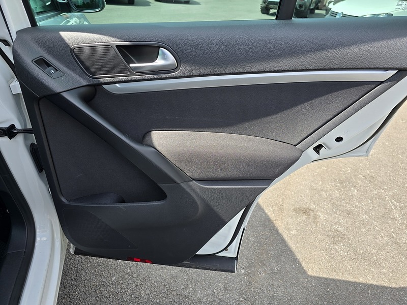 Volkswagen Tiguan TDI BlueMotion Tech R-Line - U91326
