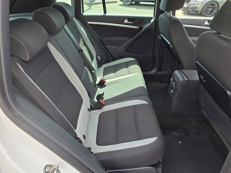 Volkswagen Tiguan TDI BlueMotion Tech R-Line - U91326