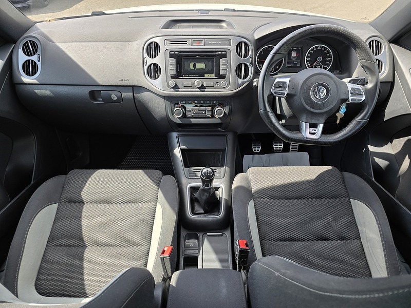 Volkswagen Tiguan TDI BlueMotion Tech R-Line - U91326