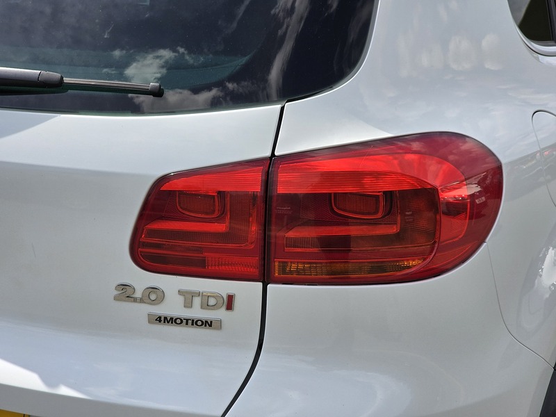 Volkswagen Tiguan TDI BlueMotion Tech R-Line - U91326