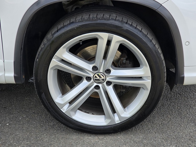 Volkswagen Tiguan TDI BlueMotion Tech R-Line - U91326