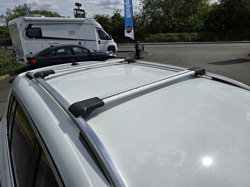 Volkswagen Tiguan TDI BlueMotion Tech R-Line - U91326