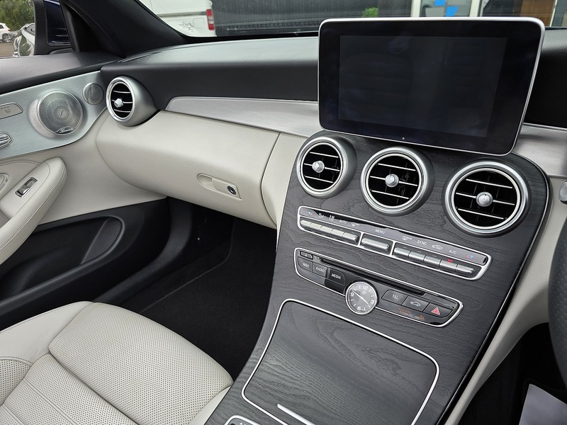 Mercedes-Benz C Class C220d AMG Line - U91327