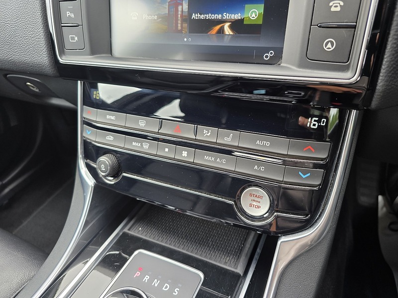 Jaguar XE d Prestige - U91358