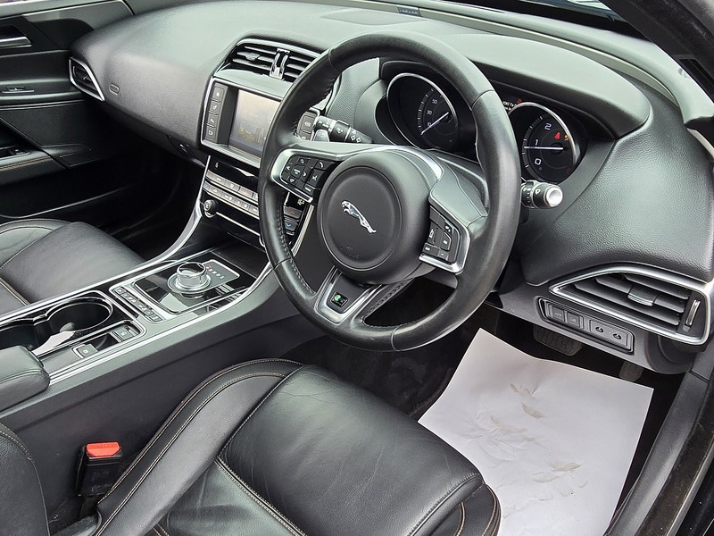 Jaguar XE d Prestige - U91358