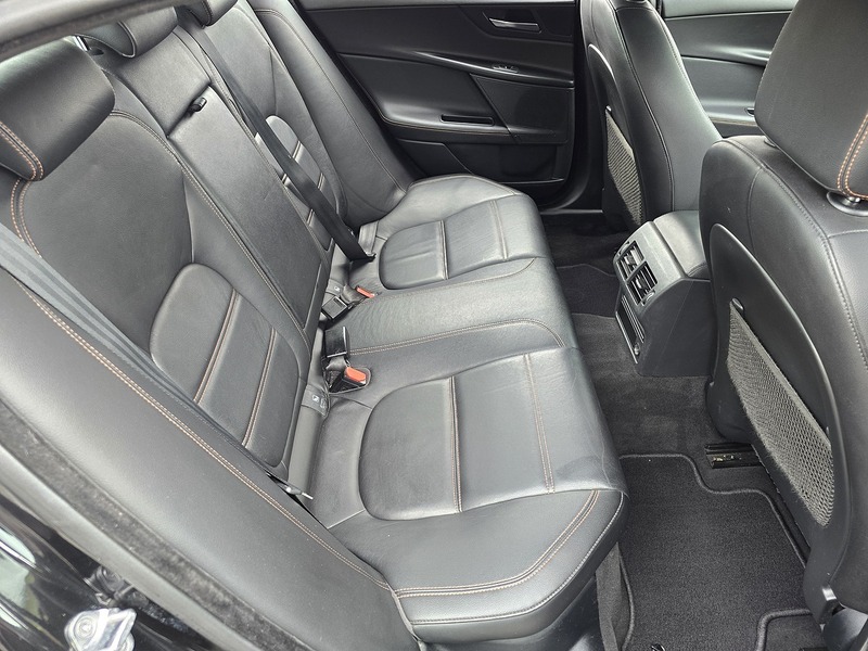 Jaguar XE d Prestige - U91358