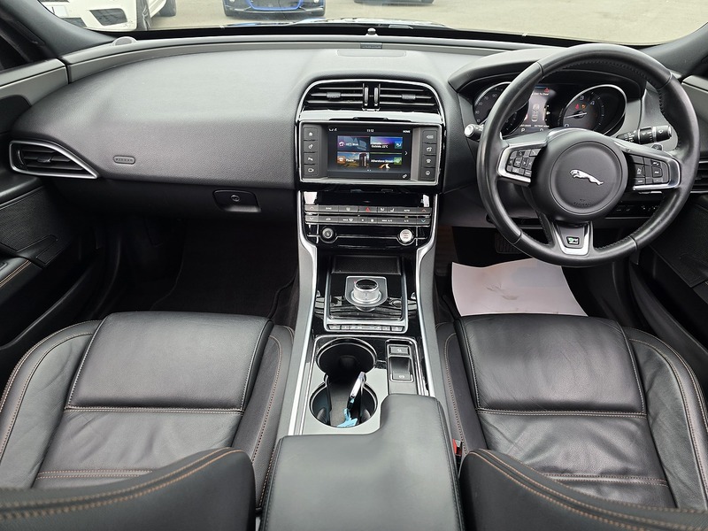 Jaguar XE d Prestige - U91358