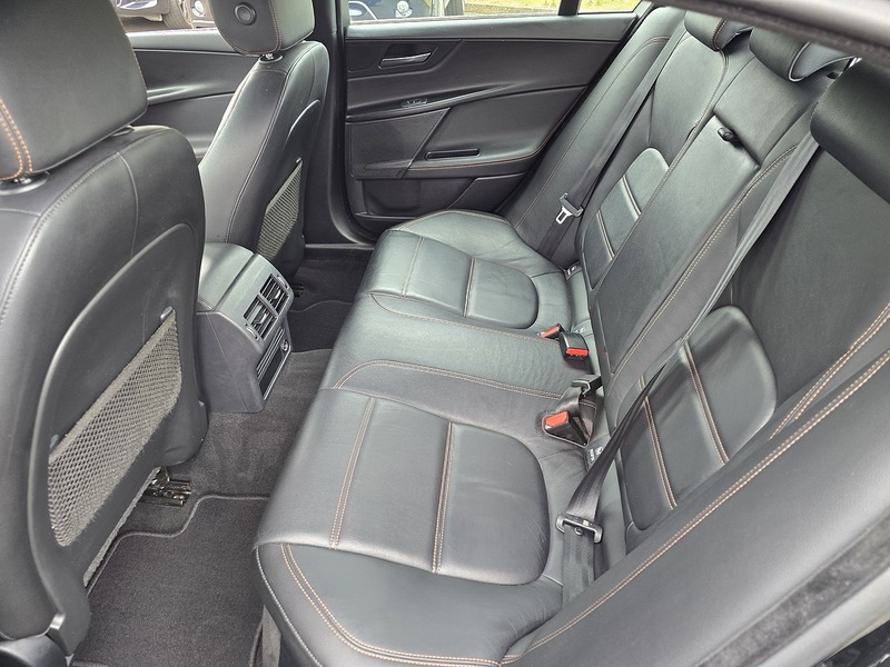 Jaguar XE d Prestige - U91358