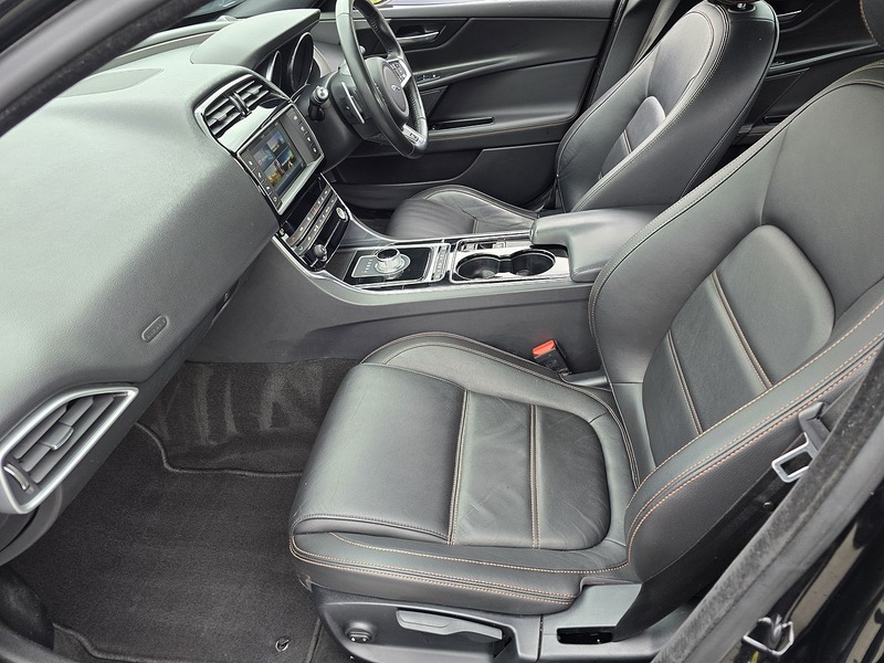 Jaguar XE d Prestige - U91358