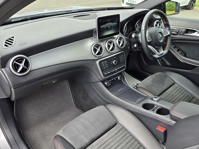 Mercedes-Benz GLA GLA220d AMG Line - U91381