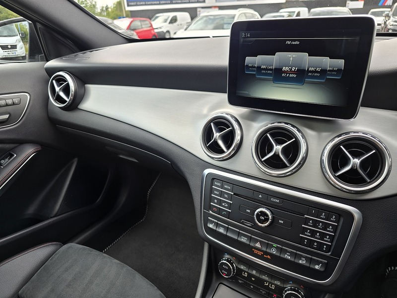 Mercedes-Benz GLA GLA220d AMG Line - U91381