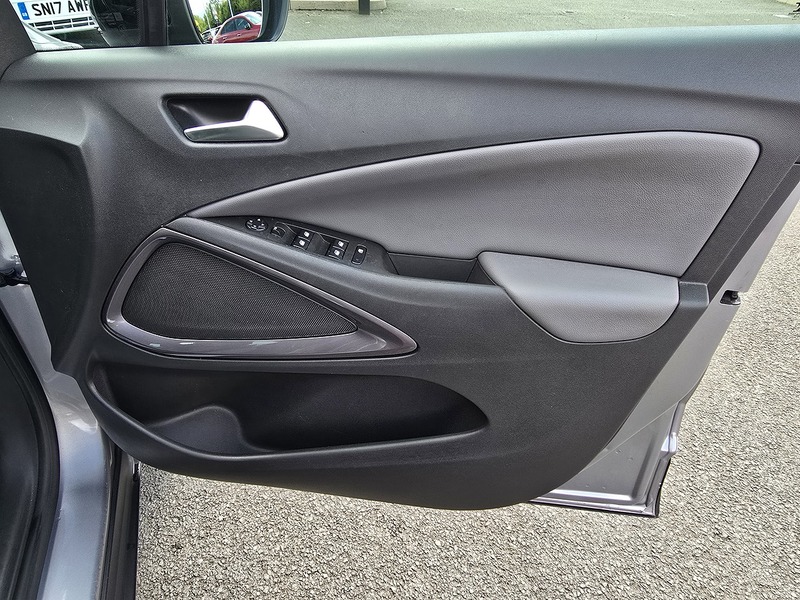 Vauxhall Crossland X Turbo D Elite Nav - U91383