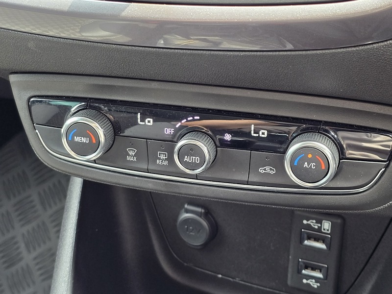 Vauxhall Crossland X Turbo D Elite Nav - U91383