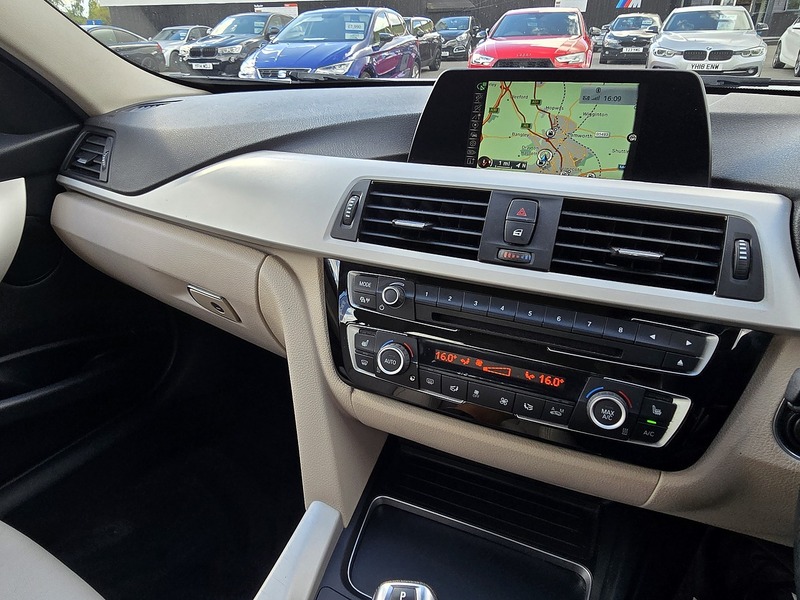 BMW 3 Series 320d ED Plus - U91427