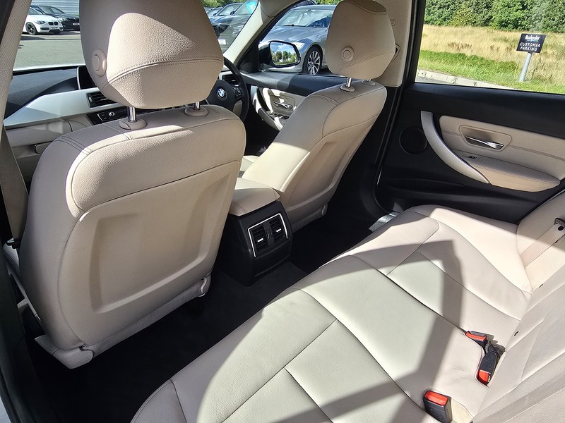 BMW 3 Series 320d ED Plus - U91427