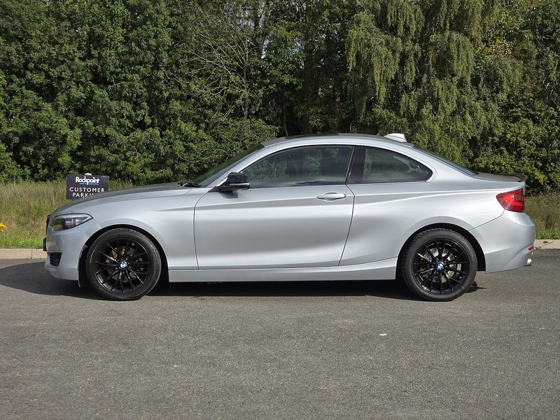 BMW 2 Series 220i SE - U91437