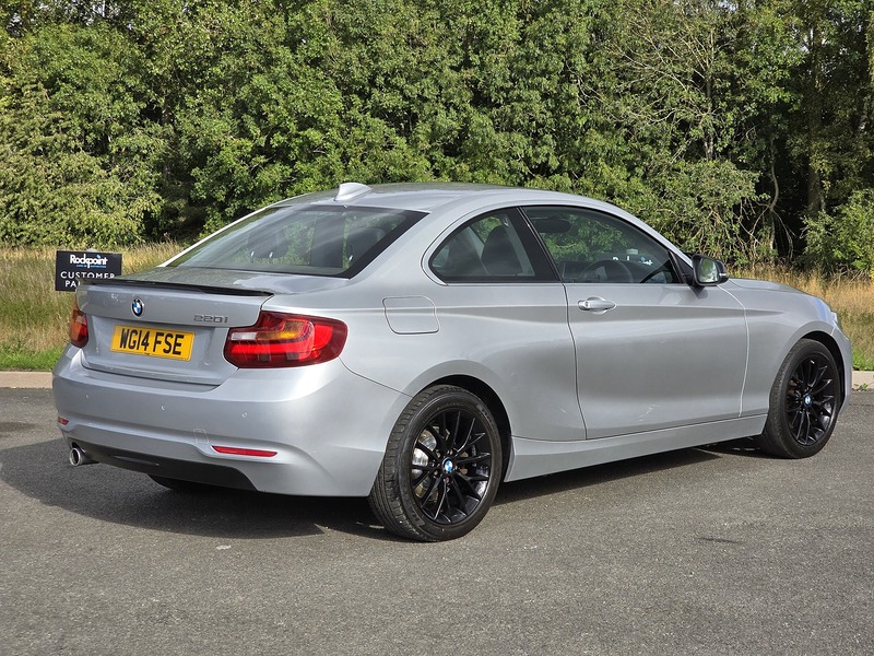 BMW 2 Series 220i SE - U91437