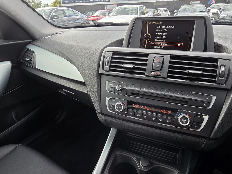 BMW 2 Series 220i SE - U91437