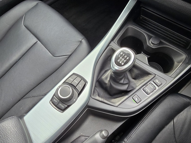 BMW 2 Series 220i SE - U91437