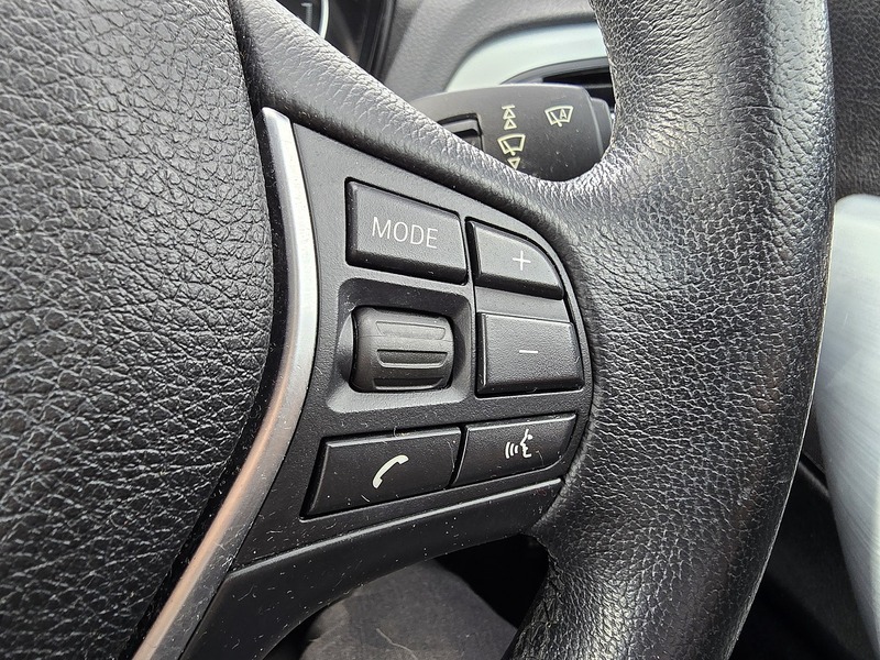 BMW 2 Series 220i SE - U91437