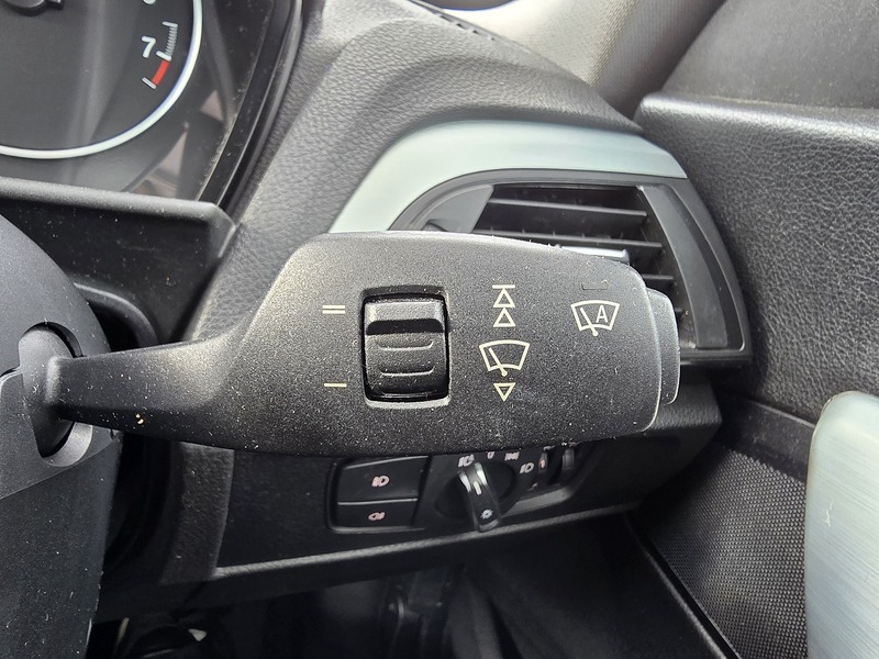 BMW 2 Series 220i SE - U91437