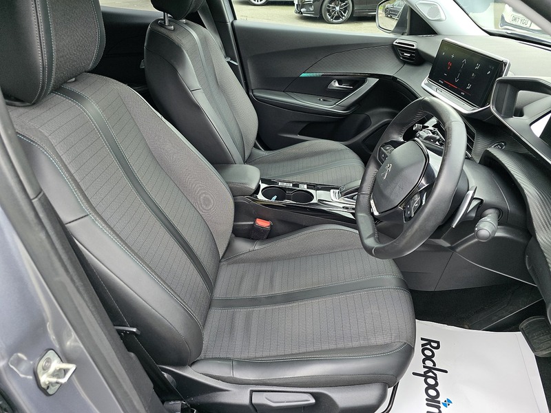 Peugeot 2008 PureTech Allure Premium - U91462