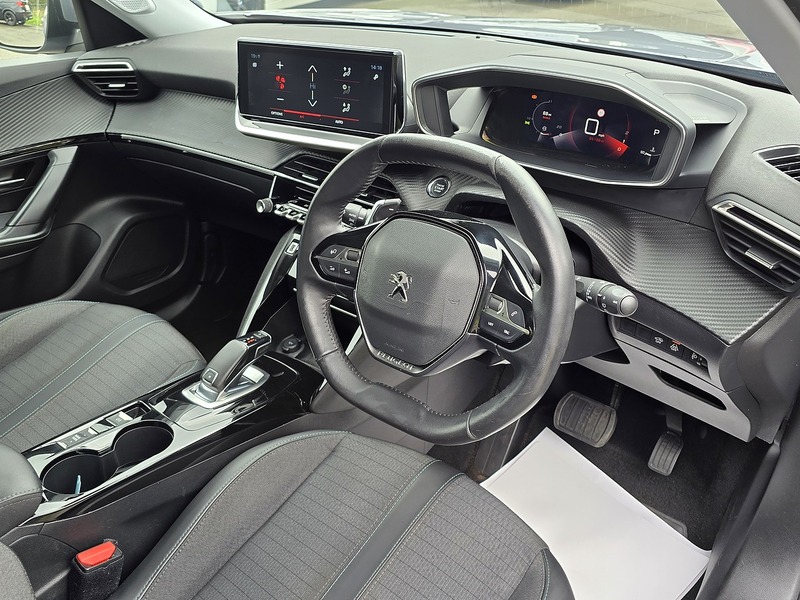 Peugeot 2008 PureTech Allure Premium - U91462