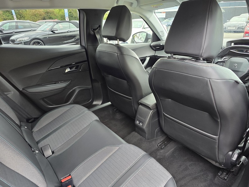 Peugeot 2008 PureTech Allure Premium - U91462