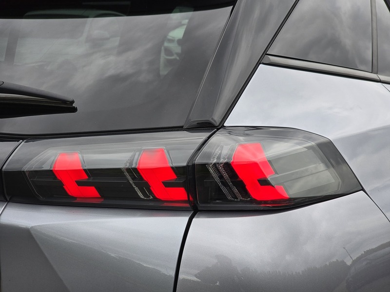 Peugeot 2008 PureTech Allure Premium - U91462
