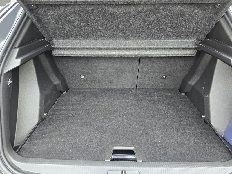 Peugeot 2008 PureTech Allure Premium - U91462