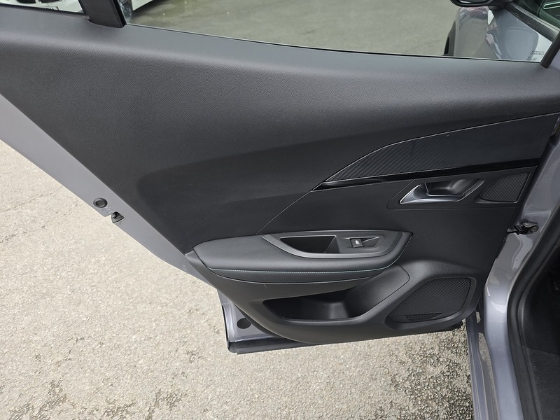 Peugeot 2008 PureTech Allure Premium - U91462