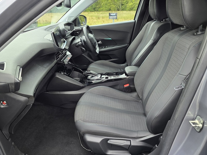 Peugeot 2008 PureTech Allure Premium - U91462