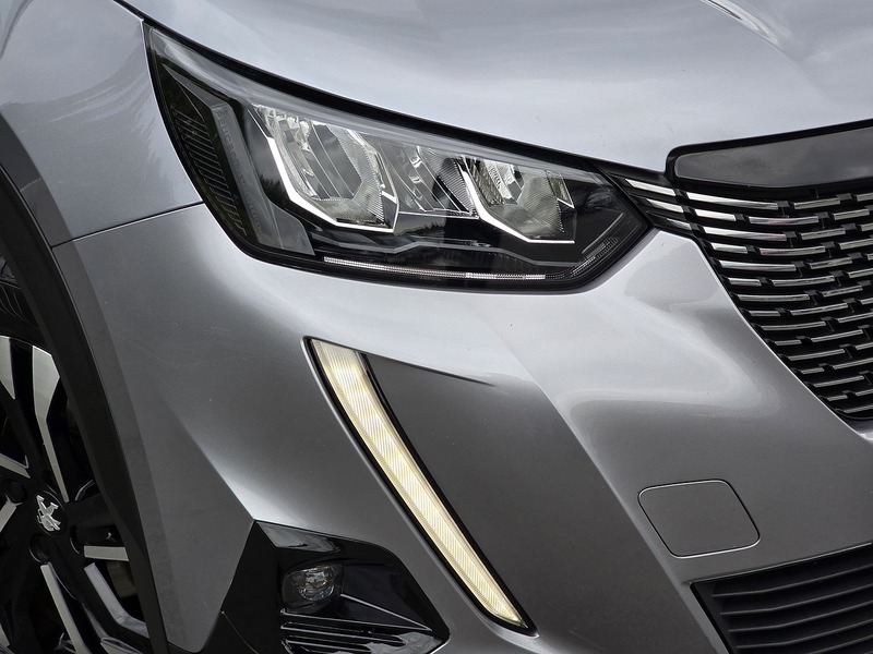 Peugeot 2008 PureTech Allure Premium - U91462