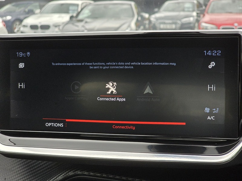 Peugeot 2008 PureTech Allure Premium - U91462