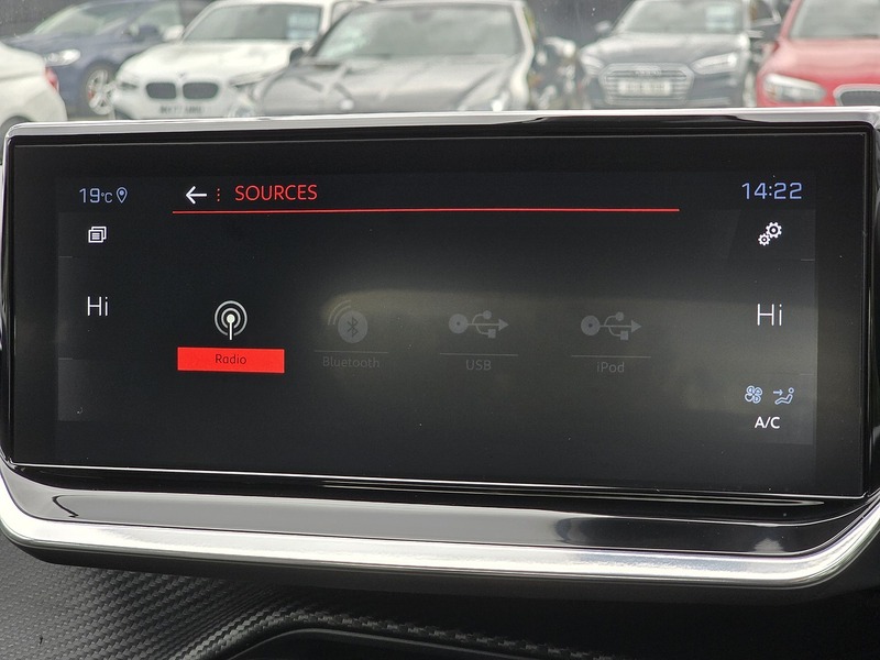 Peugeot 2008 PureTech Allure Premium - U91462