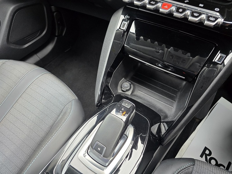 Peugeot 2008 PureTech Allure Premium - U91462